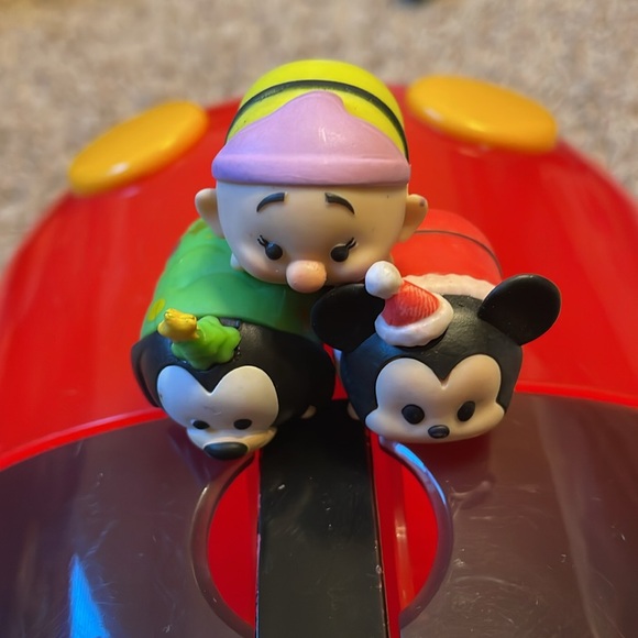 Mickey Tsum Tsum Disney Hard Plastic Carrying Case and Display - Picture 2 of 12